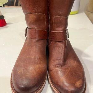 Kork-Ease booties in chestnut leather — comfy, classic, and full of character.